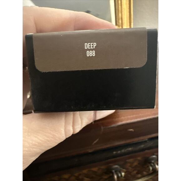 Kat‎ Von D Kvd Good Apple Full Coverage Serum Foundation - DEEP. 088 - Picture 4 of 6
